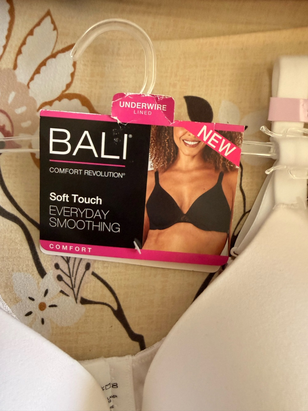 Bali White Smooth Moulded Everyday Bra - Picture 6 of 14